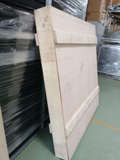 Crate Bank Nr.44 139x144x21 cm